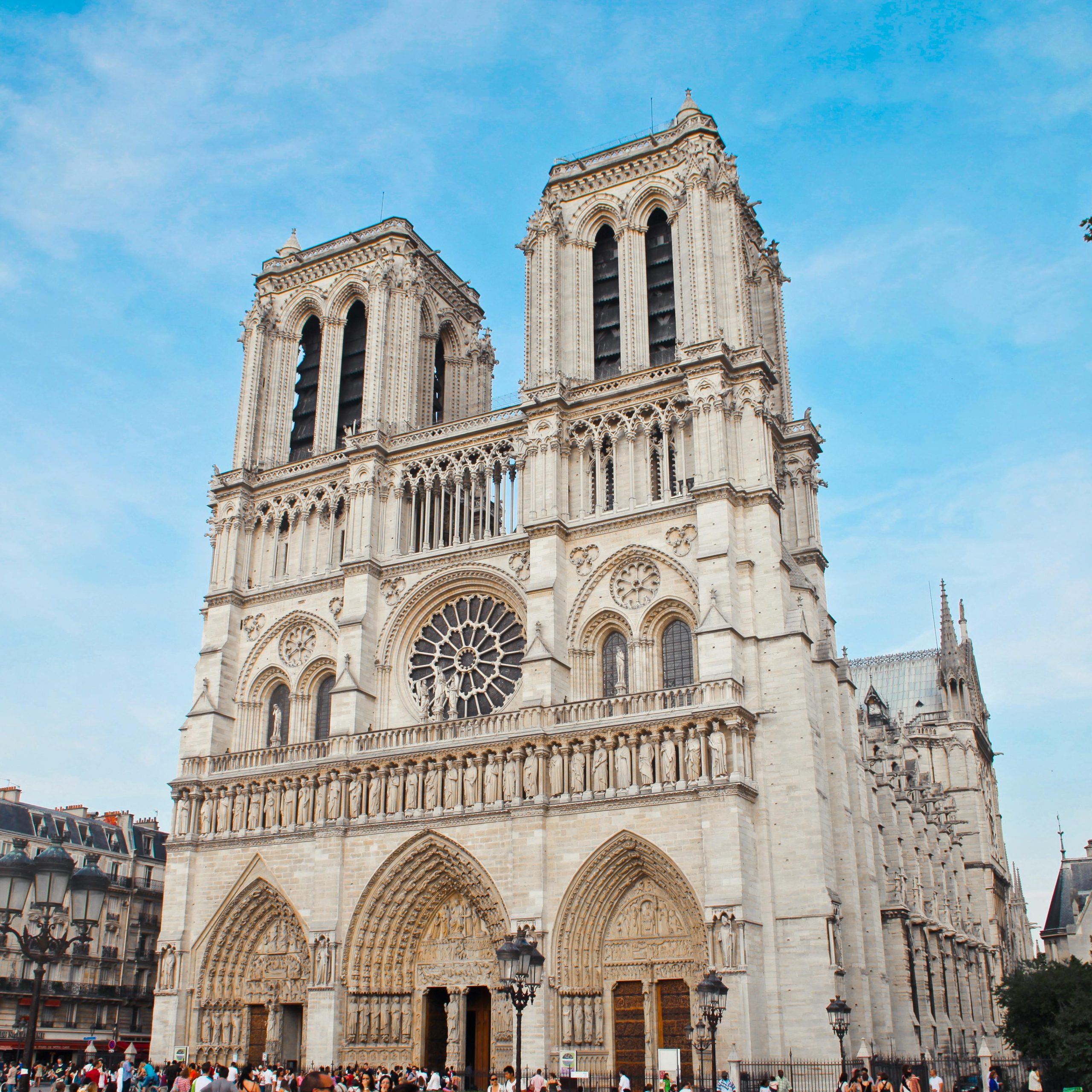 DeluxTravel